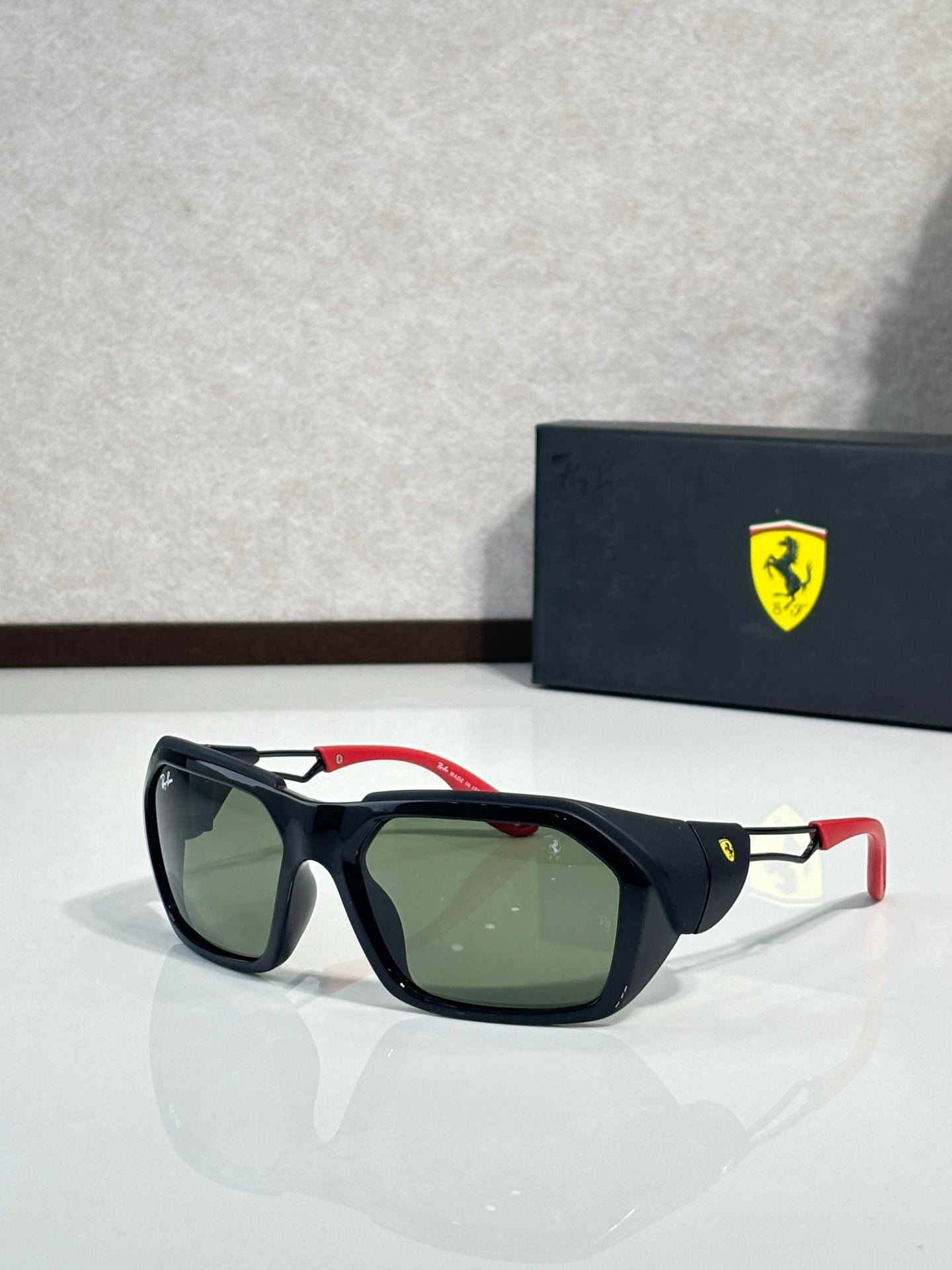 Ray-Ban RB4367M Sunglasses | Classic Square Frame | Unisex