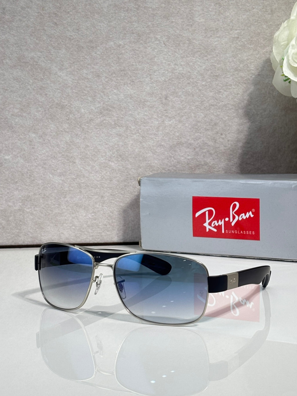 Ray-Ban RB3522 Sunglasses | Metal Frame | Unisex