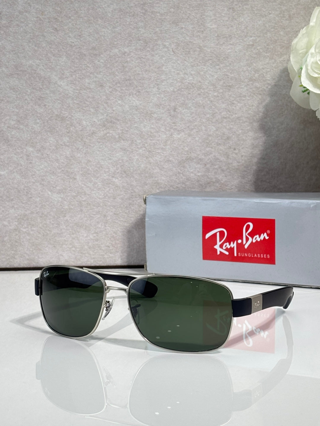 Ray-Ban RB3522 Sunglasses | Metal Frame | Unisex