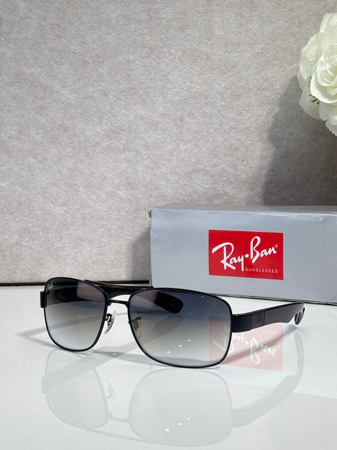 Ray-Ban RB3522 Sunglasses | Metal Frame | Unisex
