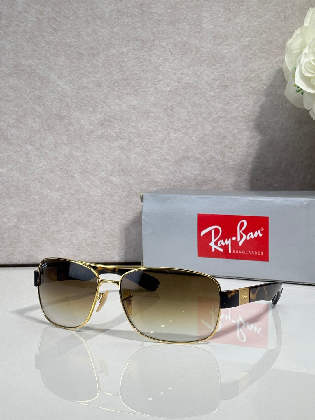 Ray-Ban RB3522 Sunglasses | Metal Frame | Unisex