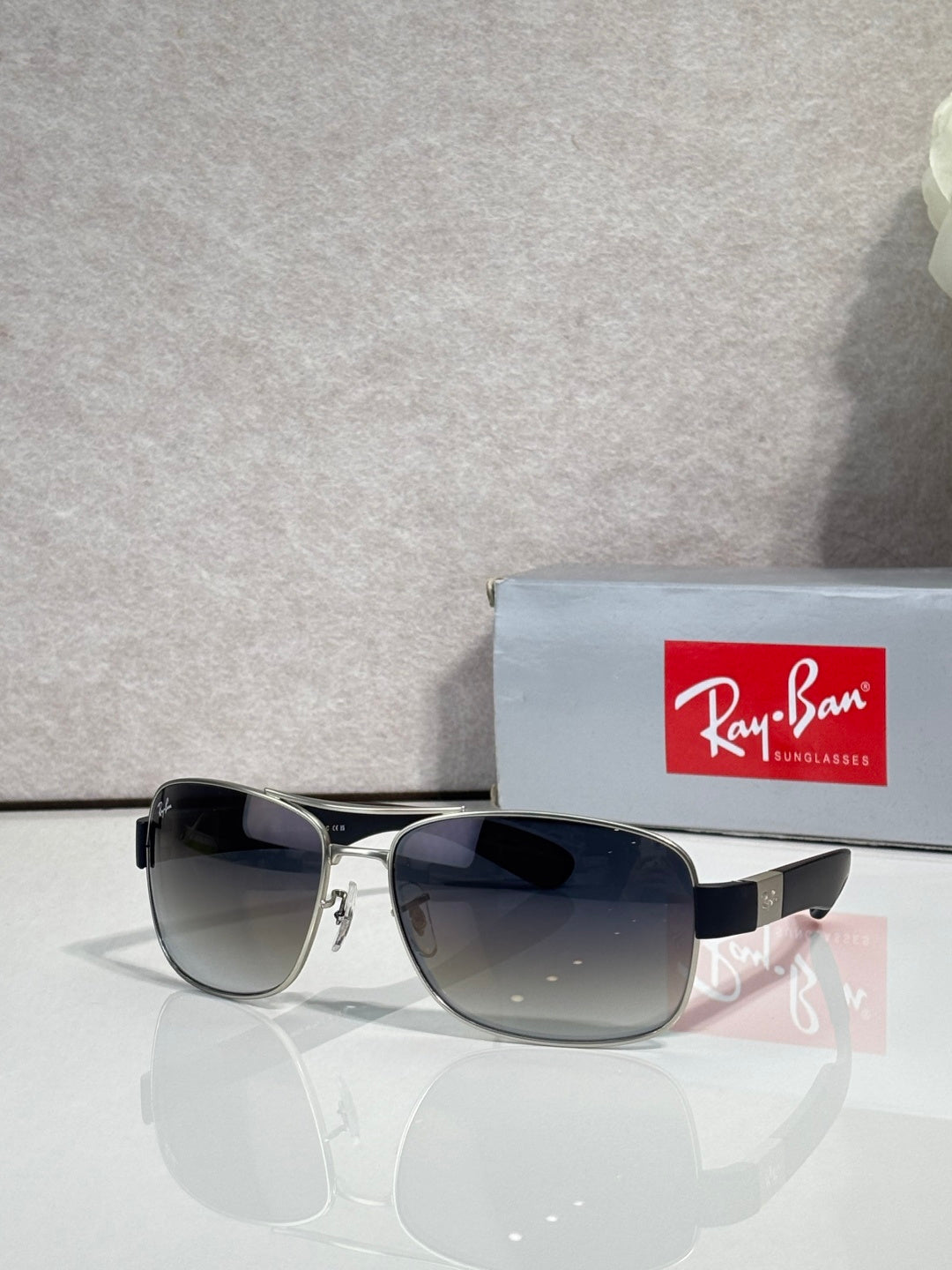 Ray-Ban RB3522 Sunglasses | Metal Frame | Unisex