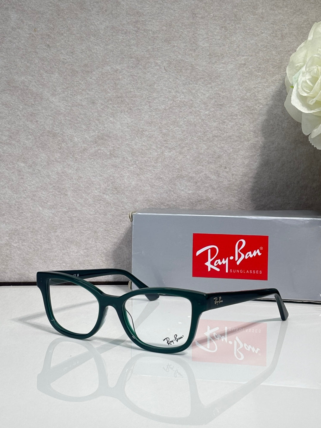 Ray-Ban RB7269L Eyeglasses | Lightweight Square Frame | Unisex