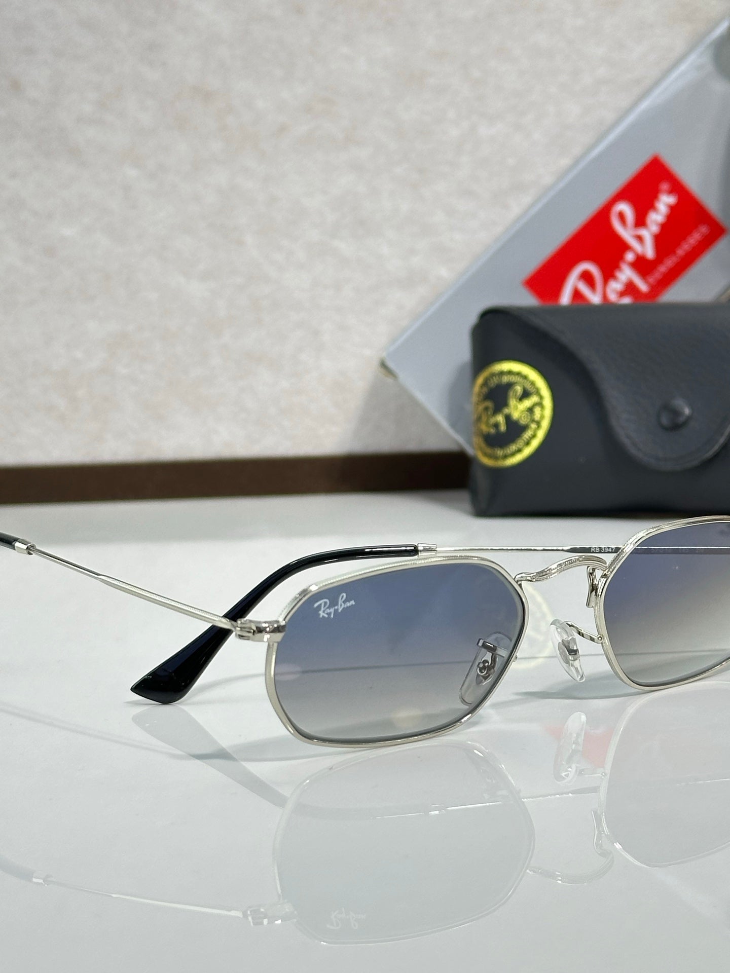 Ray-Ban RB3947 Sunglasses | Metal Frame | Unisex